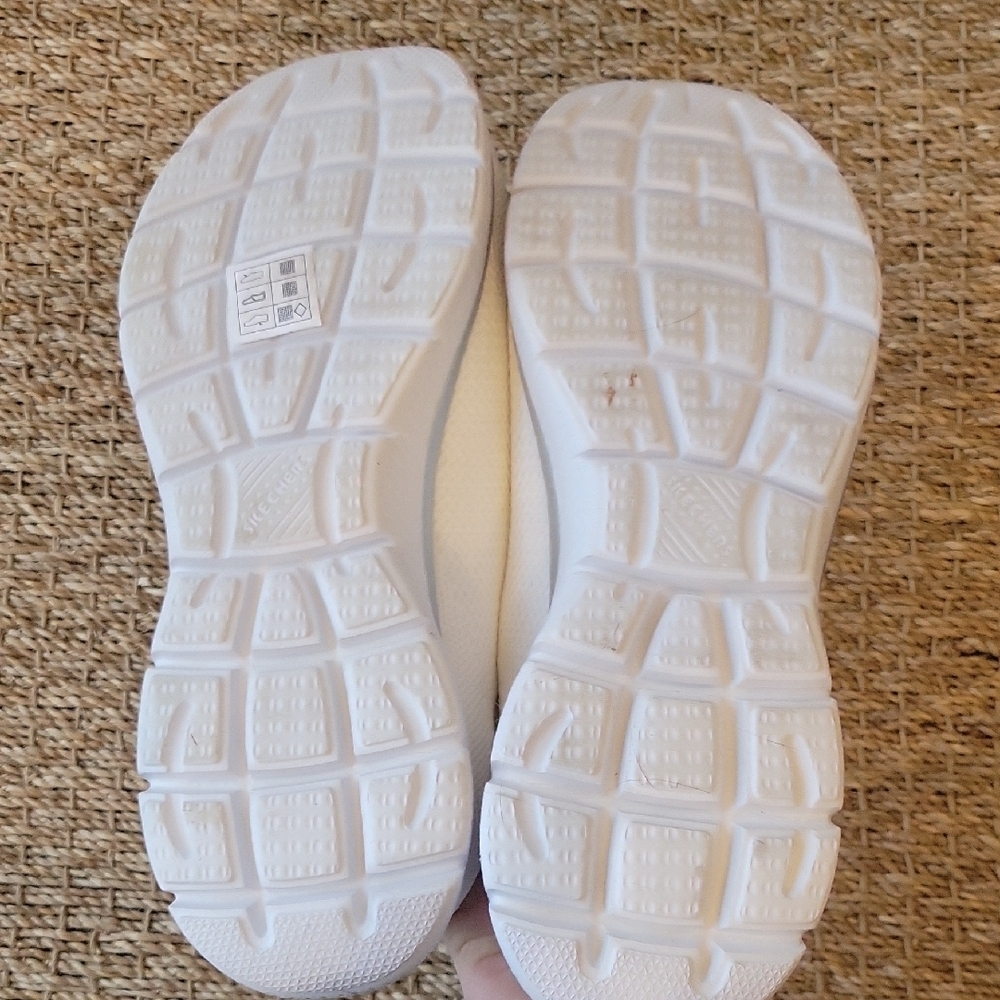 Skechers White and Silver Women's Sneakers Wide Fit Size 9.5 - Picture 9 of 9